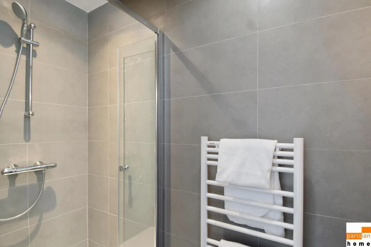 202095 - Charming For 6 People In The Heart Of * Париж